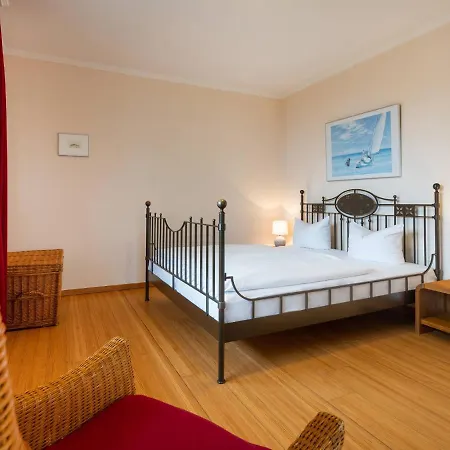 Kaiservillen - Mit 1 Schlafzimmer Und Balkon D233 *